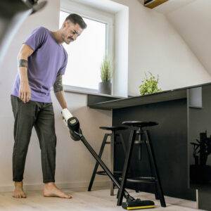 VC 4 Cordless Battery Vacuum Cleaner - Image 2