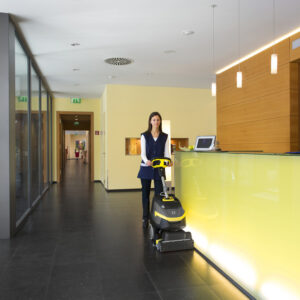 BR 35/12 C Bp Scrubber Dryer - Image 6